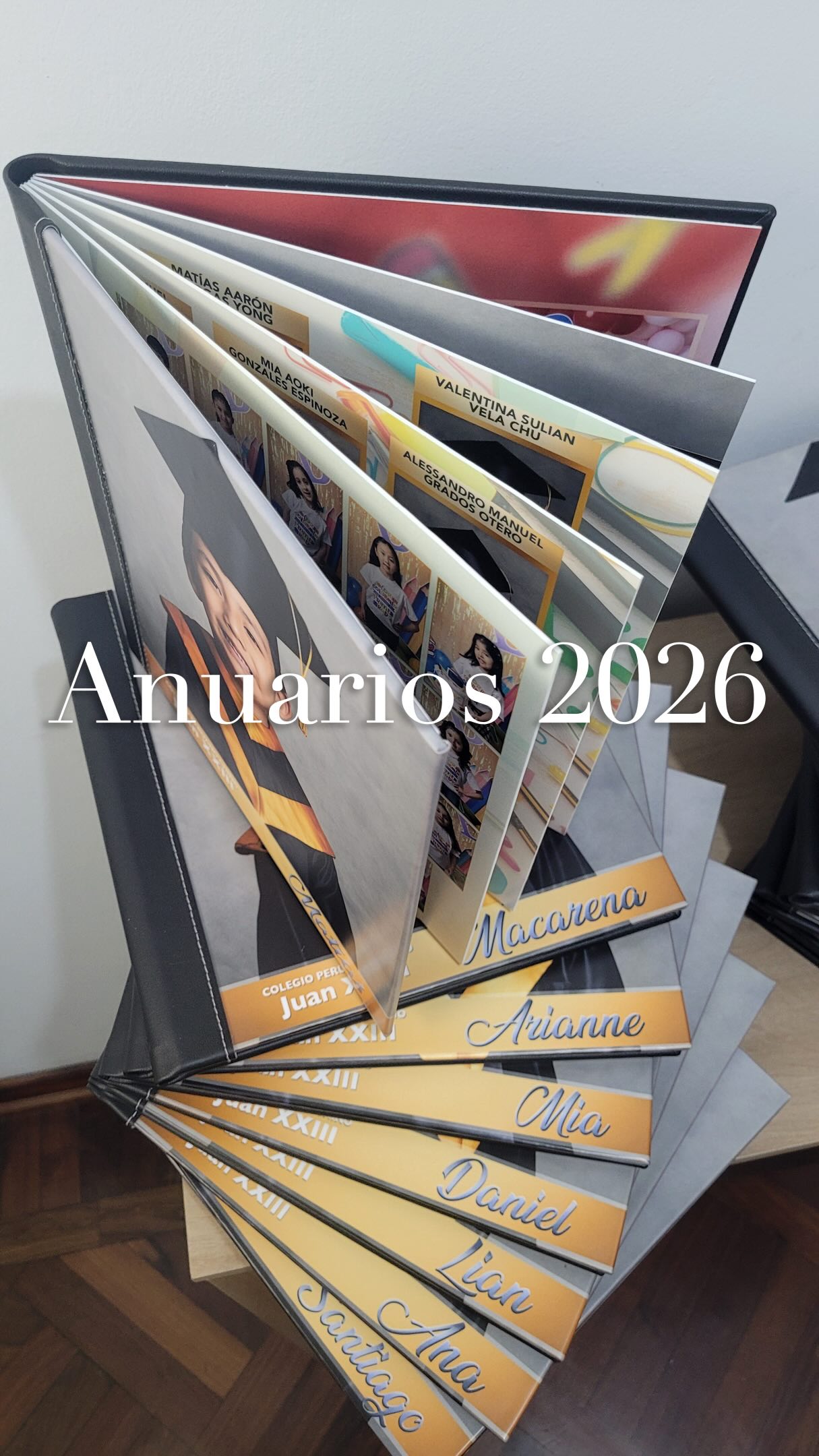 Cada promoción tiene una historia que merece ser recordada.
Ya estamos preparando una nueva temporada de anuarios escolares con escenarios diseñados especialmente para que los alumnos vivan una experiencia divertida y memorable el día de sus fotos.
🎓 Temporada de anuarios 2026 abierta 🏫 Producción fotográfica para colegios 📸 Fotos individuales y grupales ✨ Escenarios temáticos de graduación
#AnuarioEscolar #AnuariosEscolares #Temporada2026 #Graduacion2026 #Promocion2026