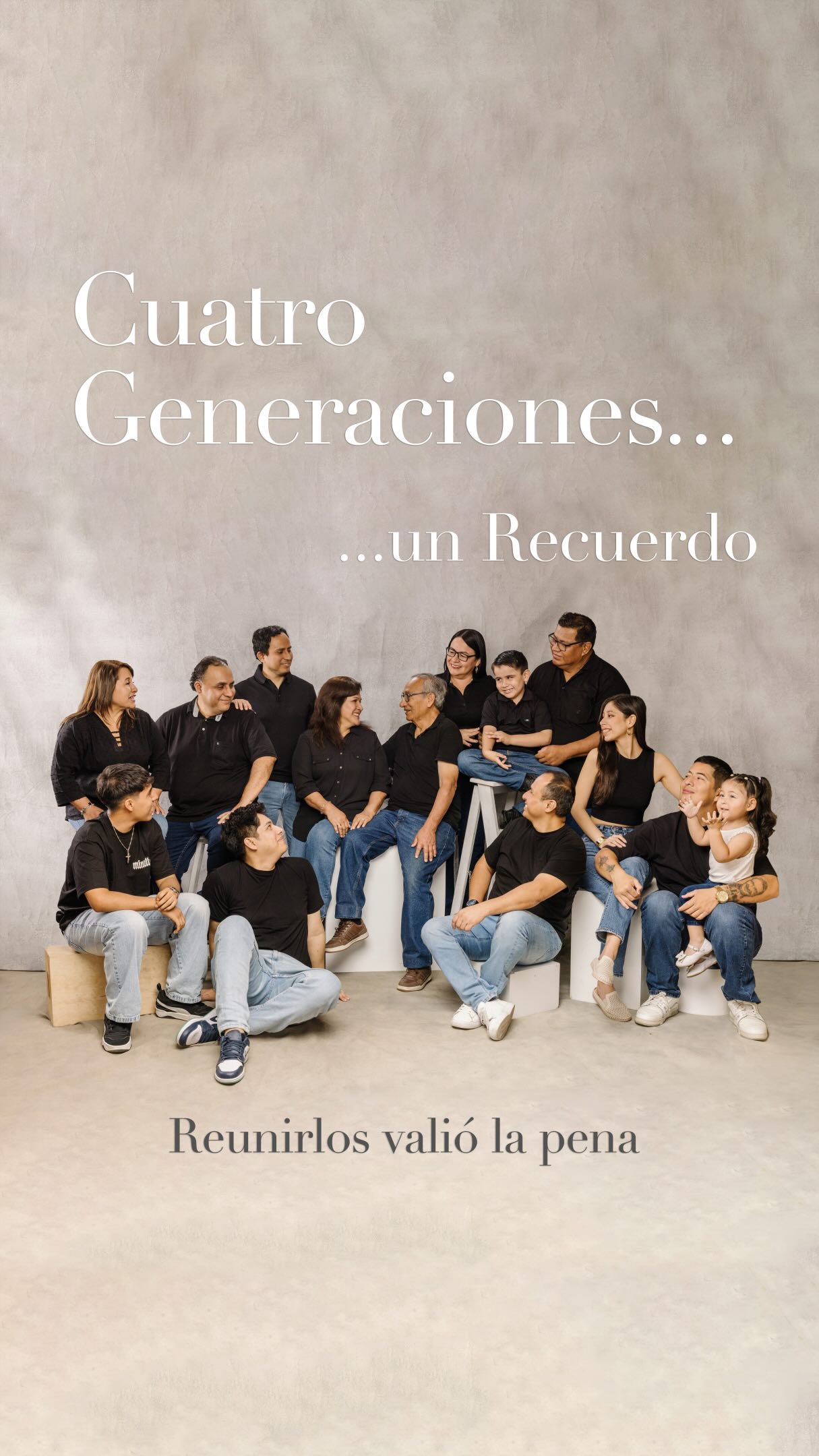 Cuatro generaciones. Una sola fotografía. Un recuerdo para siempre.

Hay imágenes cuyo verdadero valor solo se entiende con el paso de los años.

Hace unos días llegó a nuestro estudio una familia con un sueño muy especial: reunir a cuatro generaciones en una sola fotografía para conservar ese momento para siempre.

Abuelos, hijos, nietos y bisnieta.

Catorce personas. Cuatro generaciones. Una misma historia.

Mientras repasaba las fotografías que logramos ese día, no podía dejar de pensar que, dentro de algunos años, estas imágenes serán uno de los tesoros más importantes de esta familia.

Porque el tiempo pasa. Los niños crecen. Todos cambiamos. Y las fotografías se convierten en el lugar donde todos vuelven a encontrarse.

Si hace mucho tiempo que no reúnes a tu familia, quizá este sea el momento de crear ese recuerdo.

📍Sesiones familiares en estudio en Lima.

📩 Escríbeme por WhatsApp: +51 994 641 163

#SesionFamiliar #FotografiaFamiliar #FotosEnFamilia #RetratoFamilia
