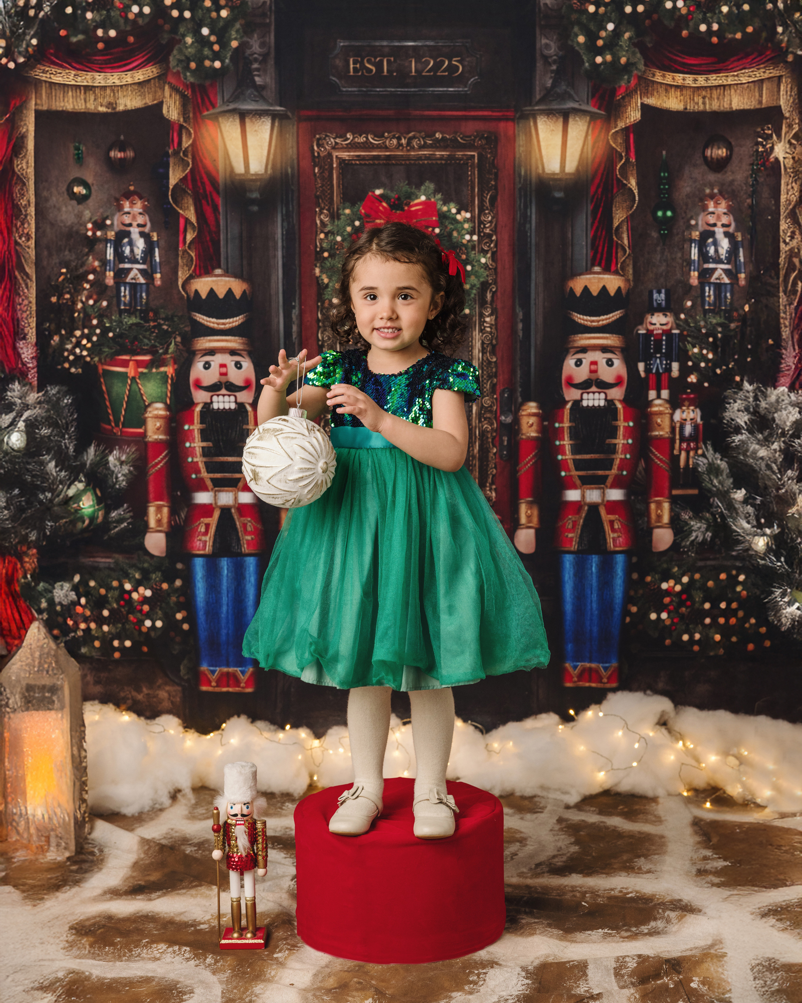 Boulevard Cascanueces: La perfecta postal navideña de tu peque.
Guarda recuerdos únicos y vive la experiencia de nuestros 3 escenarios navideños:
🎄 La Oficina de Santa
🎁 Boulevard Cascanueces
🌟 Luz de Navidad
Cupos limitados.
📸 Reserva tu sesión 👉 www.tresluces.pe/sesiones-navidad
#SesionesNavideñas #NavidadLima #TresLucesEstudio #FotosConSanta